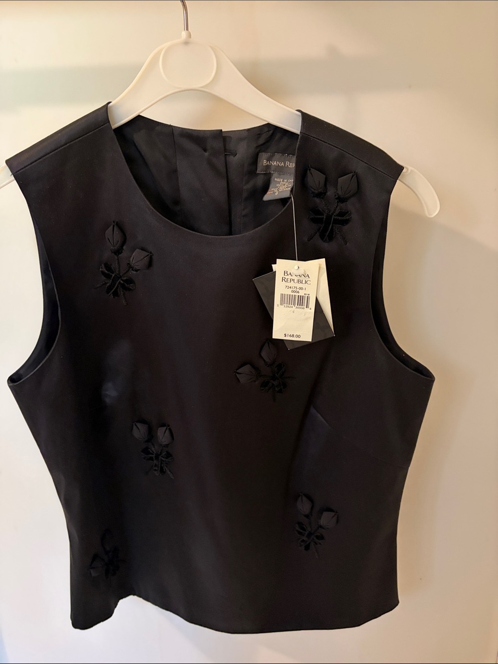 Vintage Banana Republic Black Sleeveless Floral-Appliqué Top